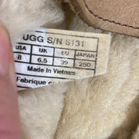 UGG slippers 8 - Picture 7 of 7